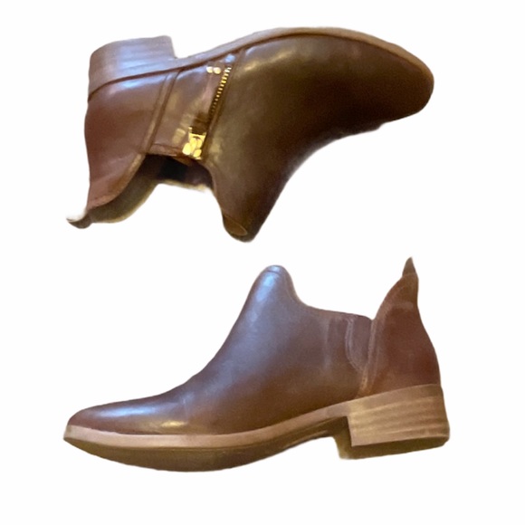 Luca Lane Brown Booties - Picture 2 of 6